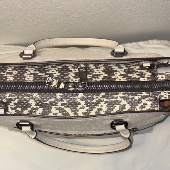 Coach Drew Satchel in chalk/white pebble leather with snakeskin detailing - Picture 5 of 10
